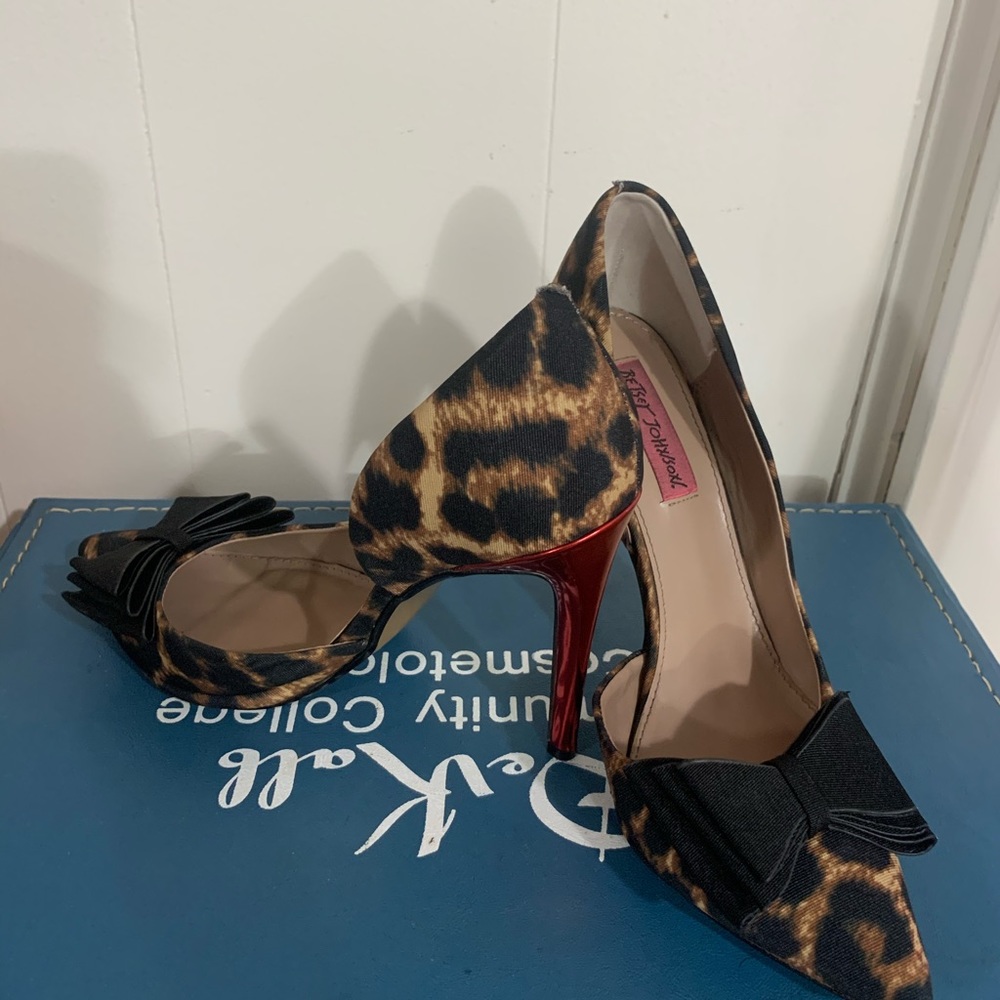 Leopard heels